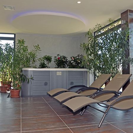 Garden Hotel Medical & Spa 데브레첸 외부 사진