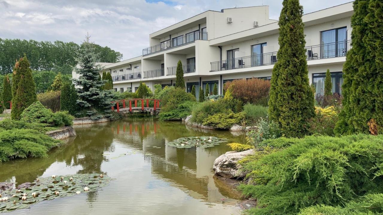 Garden Hotel Medical & Spa 데브레첸 외부 사진