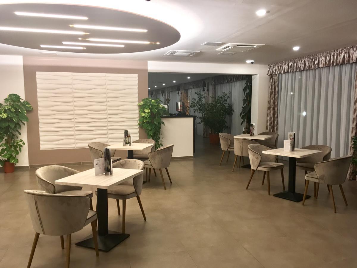 Garden Hotel Medical & Spa 데브레첸 외부 사진