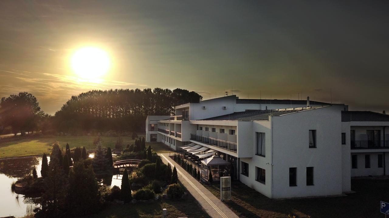 Garden Hotel Medical & Spa 데브레첸 외부 사진