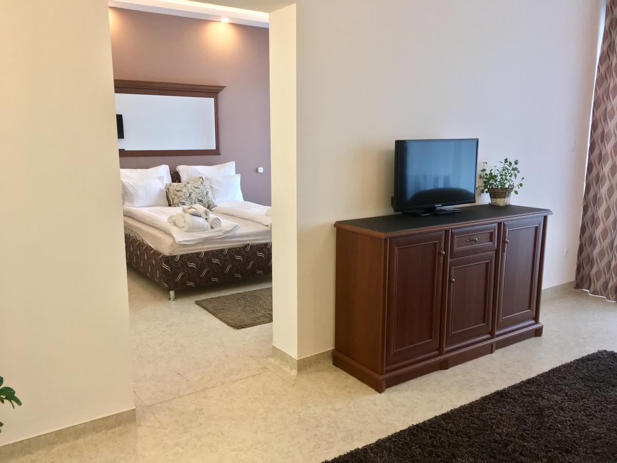 Garden Hotel Medical & Spa 데브레첸 외부 사진