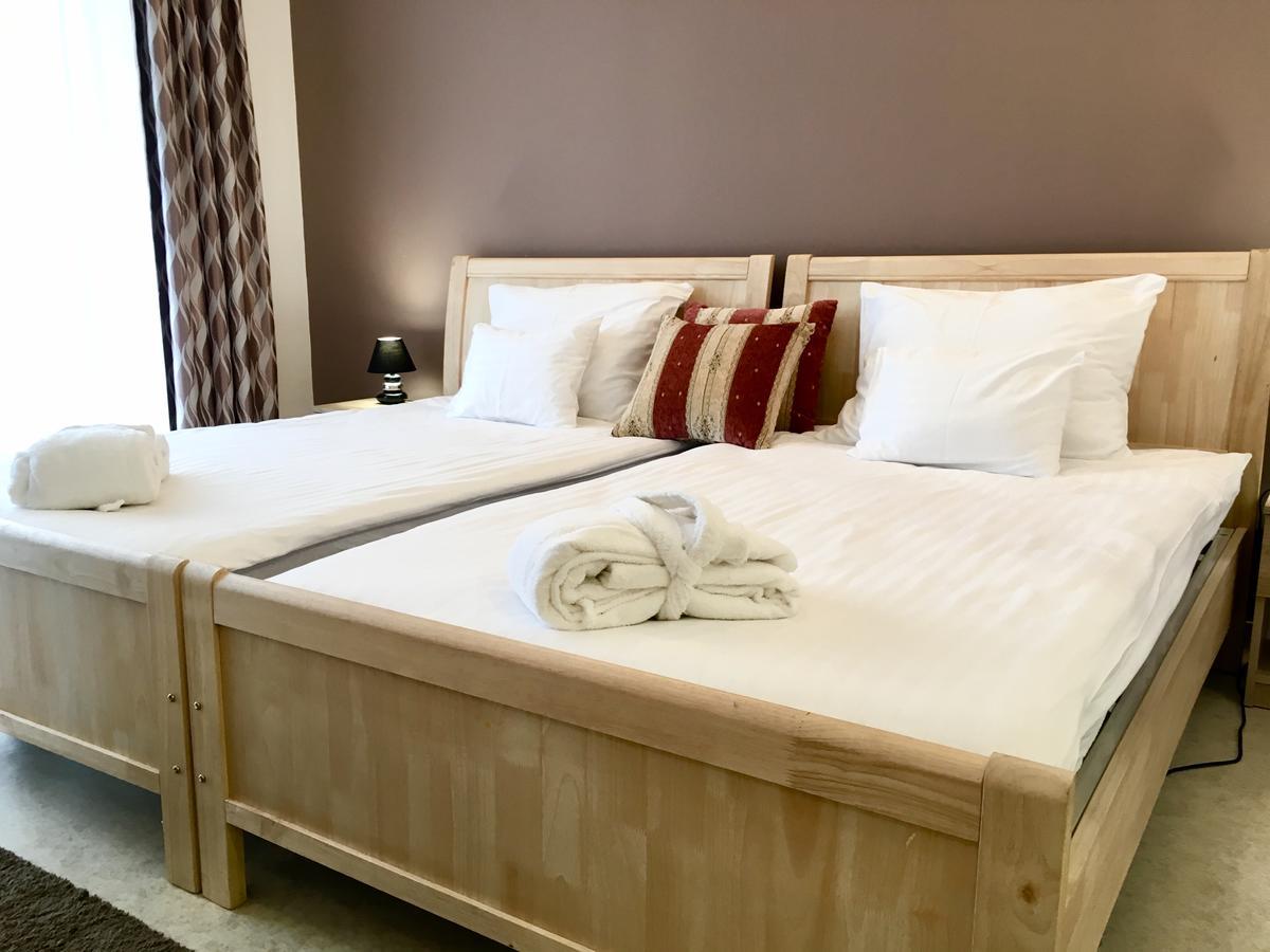 Garden Hotel Medical & Spa 데브레첸 외부 사진